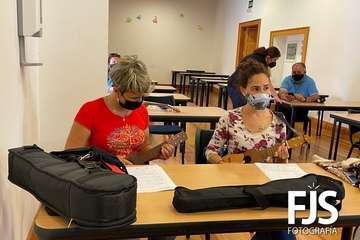 La Casa Condal de Telde  toca el timple/Francisco Javier Santana.